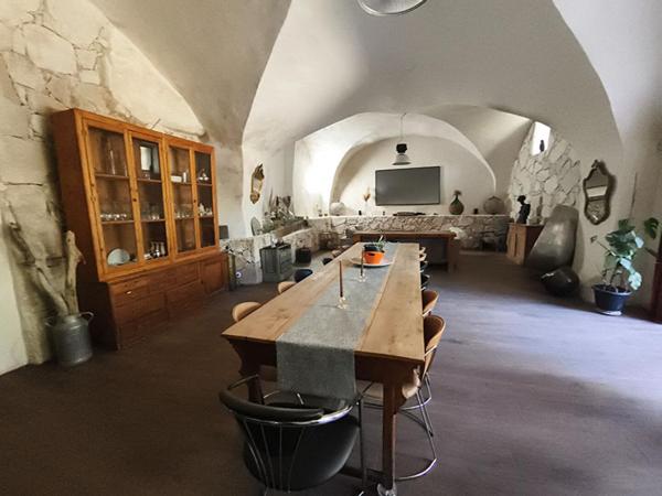 MAISON ENTIEREMENT RESTAUREE AVEC SALLE A MANGER DE 78 M2