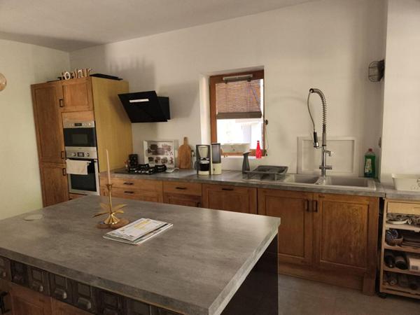 MAISON ENTIEREMENT RESTAUREE AVEC SALLE A MANGER DE 78 M2