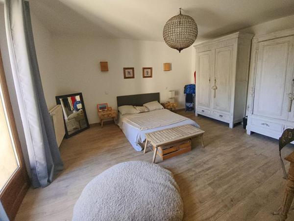 MAISON ENTIEREMENT RESTAUREE AVEC SALLE A MANGER DE 78 M2