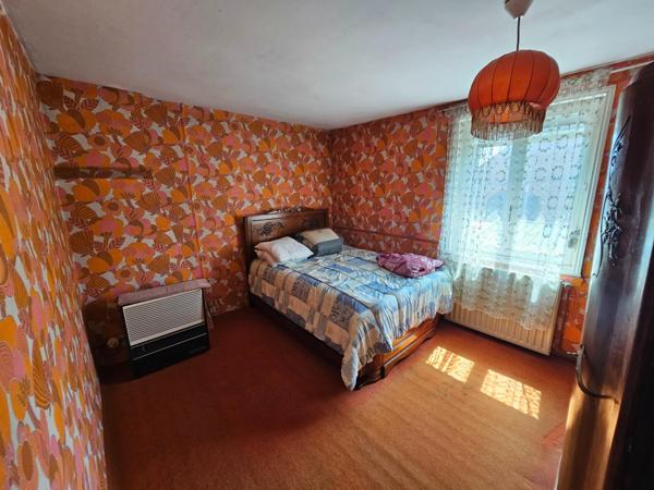 Maison semi-individuelle à rénover