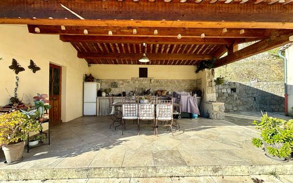 Maison à vendre    4 pièces • 102 m2 Le Bar-sur-Loup