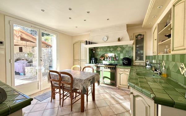 Maison à vendre    4 pièces • 102 m2 Le Bar-sur-Loup