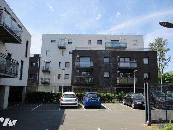 A VENDRE SECLIN F3 DANS RESIDENCE AVEC ASCENSEUR 2 STATIONNEMENTS