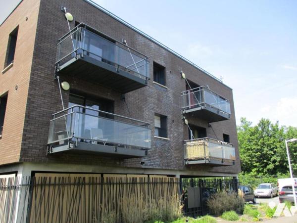 A VENDRE SECLIN F3 DANS RESIDENCE AVEC ASCENSEUR 2 STATIONNEMENTS