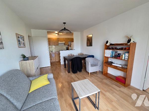 VENTE YVETOT proche centre ville et gare, appartement T2 de 42.94 m², parking, cave.