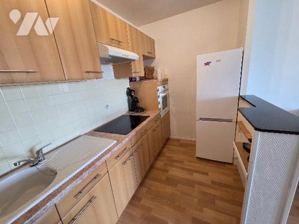 VENTE YVETOT proche centre ville et gare, appartement T2 de 42.94 m², parking, cave.