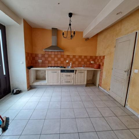 A VENDRE LAROQUE D'OLMES MAISON DE VILLE 4 CHAMBRES