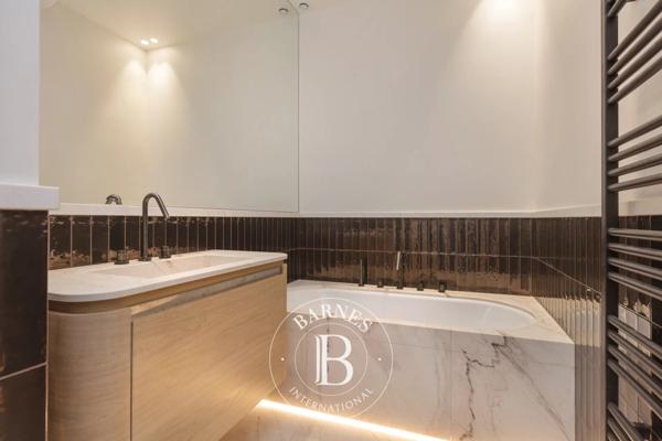 Paris 7ème, Appartement 3 Chambres -  197 m² à vendre
