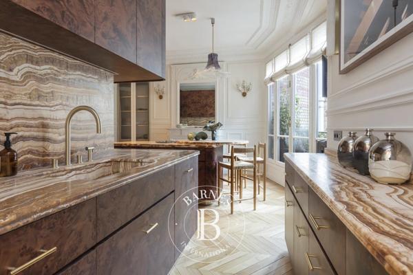 Paris 7ème, Appartement 3 Chambres -  197 m² à vendre