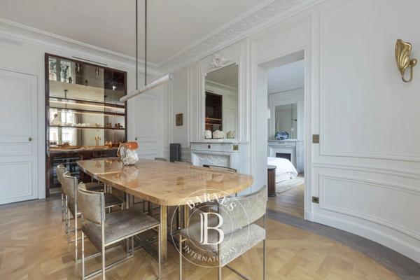 Paris 7ème, Appartement 3 Chambres -  197 m² à vendre