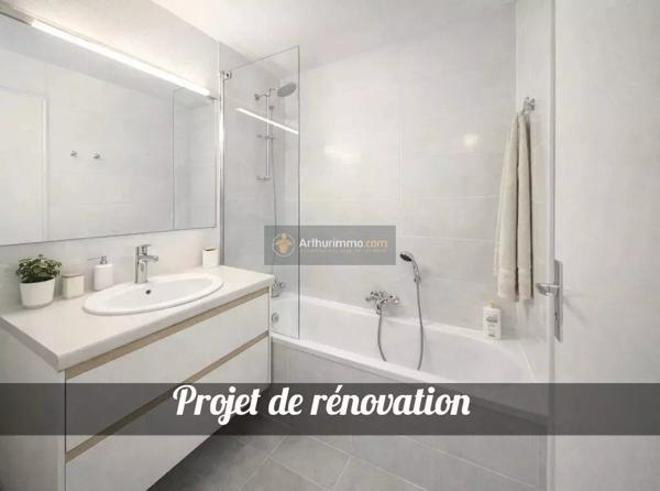 Vente                                                      Appartement
                        
                     1 pièces                      26 m2                     à Fréjus