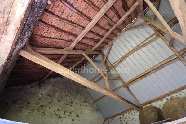 GRANGE 165 m² environ + STABULATION 141 m² + Dépendances sur Parcelle de 4292 m² - 87190 SAINT LEGER MAGNAZEIX