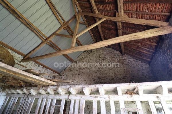 GRANGE 165 m² environ + STABULATION 141 m² + Dépendances sur Parcelle de 4292 m² - 87190 SAINT LEGER MAGNAZEIX