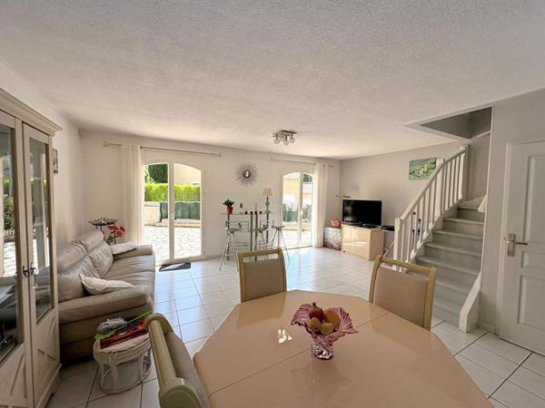 Les Camoins, Marseille 11e, villa T4  de 102m² , jardin, garage, studio possible