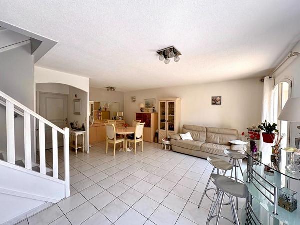 Les Camoins, Marseille 11e, villa T4  de 102m² , jardin, garage, studio possible