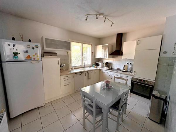Les Camoins, Marseille 11e, villa T4  de 102m² , jardin, garage, studio possible