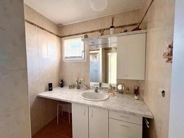 Les Camoins, Marseille 11e, villa T4  de 102m² , jardin, garage, studio possible