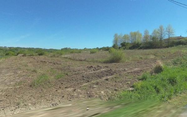 Terrain à vendre    Coudures