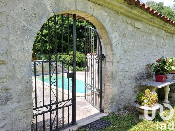 Maison à vendre 10 pièces 410 m² Bourg-Charente