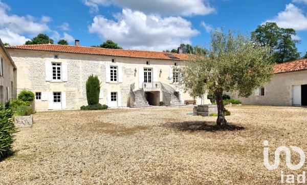 Maison à vendre 10 pièces 410 m² Bourg-Charente