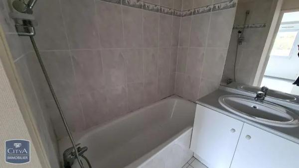 Appartement à louer 2 pièces 43.38m² Poitiers (86000)