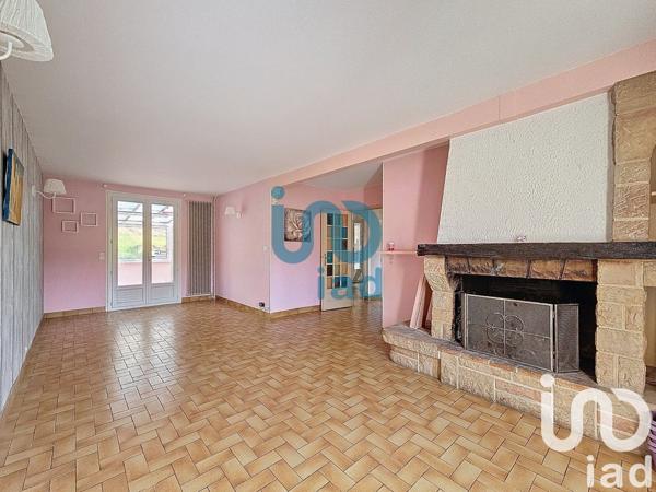 Maison traditionnelle 5 pièces de 120 m² à Guerville (78930)