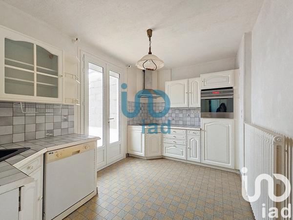 Maison traditionnelle 5 pièces de 120 m² à Guerville (78930)