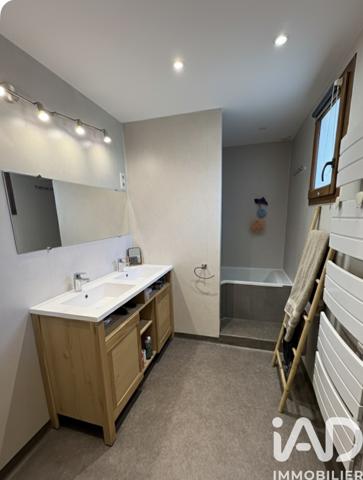 Maison à vendre 5 pièces 216 m² Les Avenières Veyrins-Thuellin