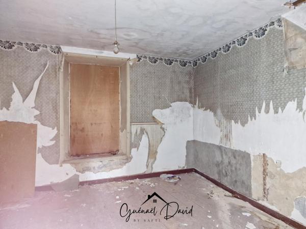 APPARTEMENT EN DUPLEX À RÉHABILITER AU CENTRE VILLE DE SAINT POL DE LÉON