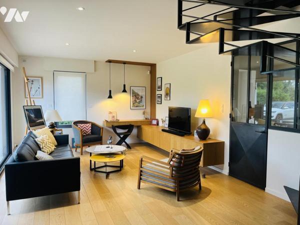 LANGUIDIC, maison de très bonne qualité, à la décoration soignée et moderne / REF 35N