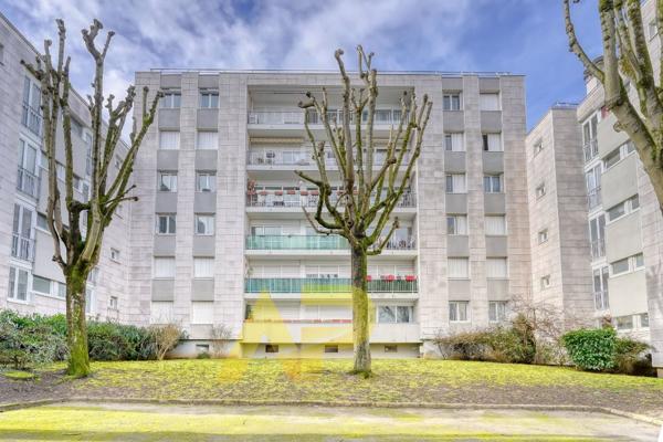 Appartement Le Plessis Robinson 2 pièce(s) 56 m2 €245 000 ** - Référence 503