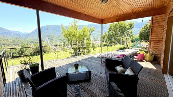 SUBLIME VILLA D'ARCHITECTE EN POSITION DOMINANTE VUE PANORAMIQUE