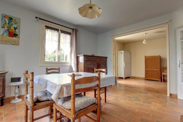 A la campagne, au calme, autour de Rouffignac : Maison de style périgourdin,  3-4 chambres. 3ha :Parc, bois et prés autour