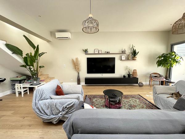 PESSAC- MONTEIL - Maison Contemporaine 6 pièce(s) 146 m2 - 5ch - Piscine - Jardin - Garage