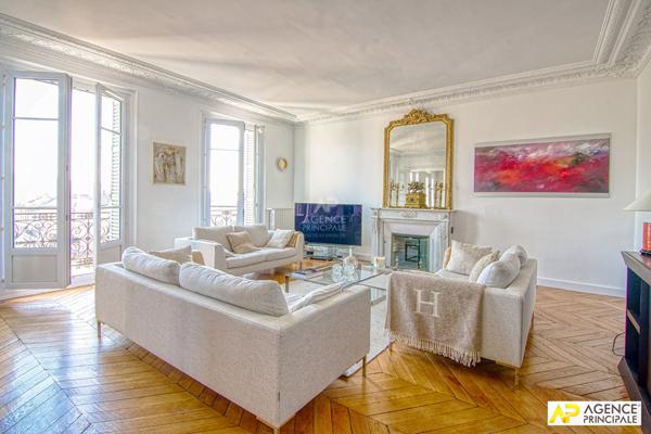Le Chesnay limite Versailles Rive-Droite Appartement 7 pièces 271 m² carrez situé au 3ème étage d'un immeuble Haussmannien avec ascenseur, cave et jardin partagé 2 360 000 € ** - Référence 27025