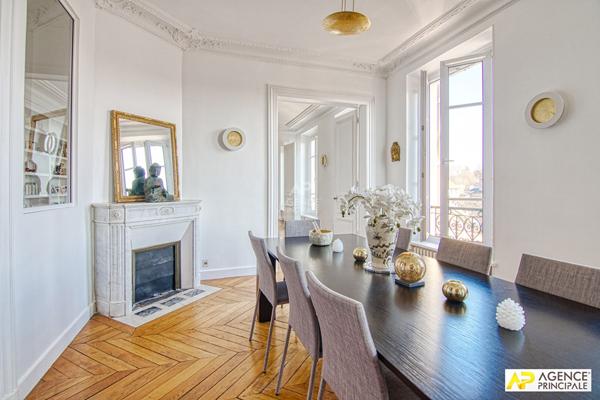 Le Chesnay limite Versailles Rive-Droite Appartement 7 pièces 271 m² carrez situé au 3ème étage d'un immeuble Haussmannien avec ascenseur, cave et jardin partagé 2 360 000 € ** - Référence 27025