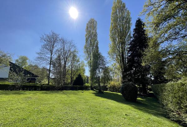 Achat Terrain - 674 m² (réf : AM-OG25897ef)