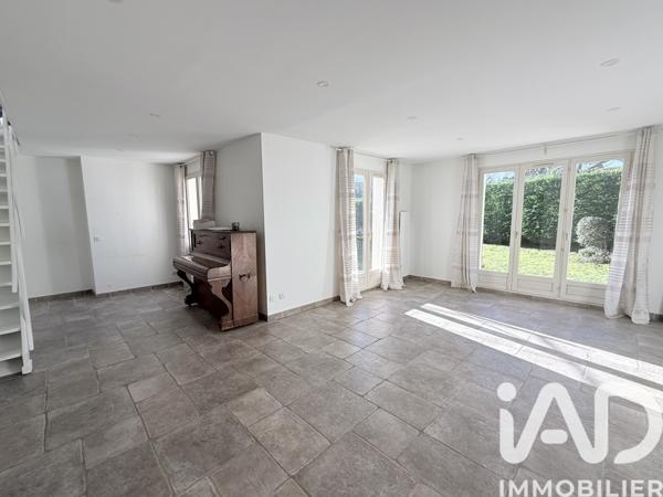 Maison à vendre 6 pièces 102 m² Saint-Germain-lès-Corbeil