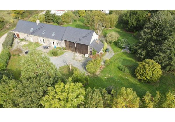 Maison en campagne à Javron Les Chapelles 6 pièce(s) 139 m2