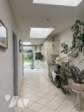  A VENDRE A BAILLEUL dans le Nord (59) : MAISON MITOYENNE EN PLEIN CENTRE VILLE AVEC VERANDA, T...