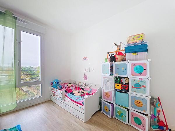 APPARTEMENT 2 CHAMBRES TERRASSE PLEIN SUD PARKING