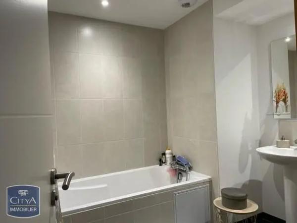 Appartement à louer 3 pièces 79.8m² Saint-Marcel (71380)