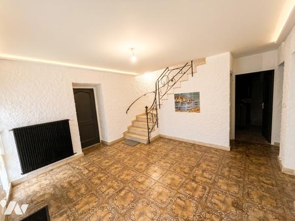 En exclusivité à Maron, maison de village à vendre