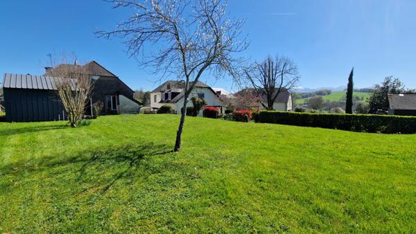 Estialescq (64290) MAISON DE 1900 AVEC DÉPENDANCES À RÉNOVER