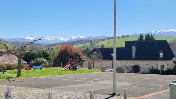 Estialescq (64290) MAISON DE 1900 AVEC DÉPENDANCES À RÉNOVER