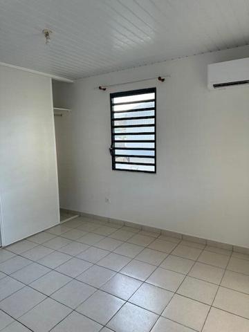 Maison à louer    4 pièces •  Remire-Montjoly