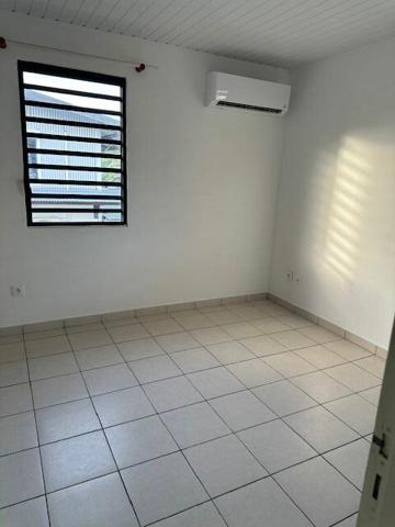 Maison à louer    4 pièces •  Remire-Montjoly