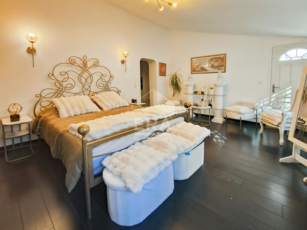 Les Pennes Mirabeau - 2 maisons T5 et T3 sur terrain 2000m2 avec piscine