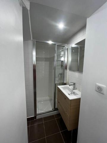 Appartement à louer    2 pièces •    Le Mesnil-Saint-Denis