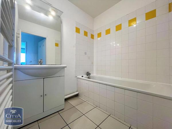 Appartement à louer 3 pièces 62.9m² Lisieux (14100)